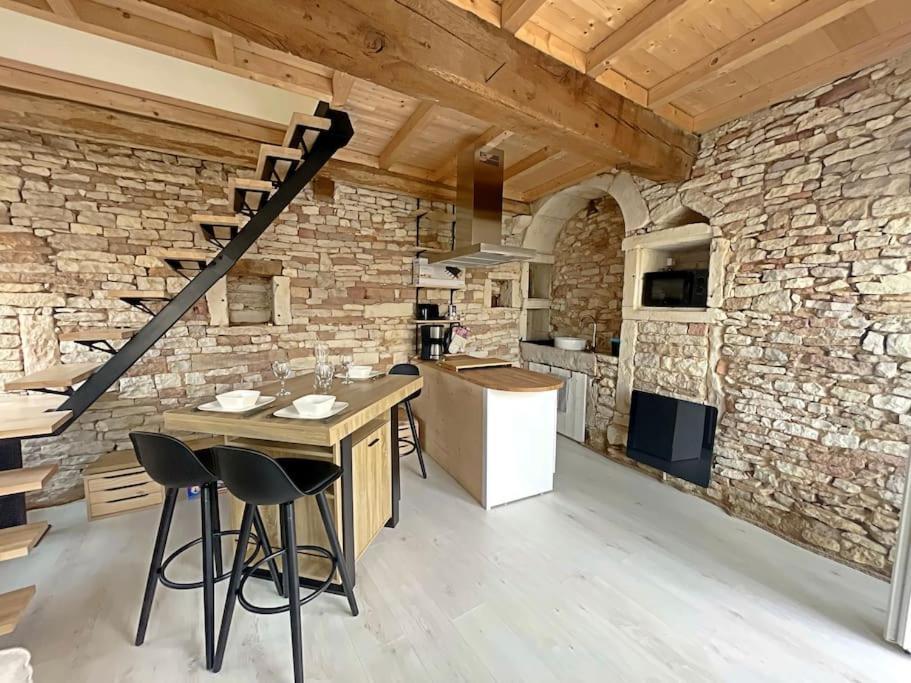 Charmante Maison De Village Viré Εξωτερικό φωτογραφία